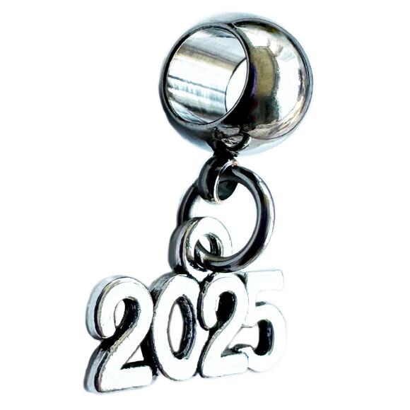 2025 Graduation Charm - Graduation Decor - Unique Metal Alloy Charm - Picture 1 of 2